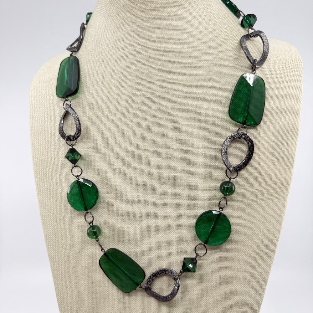 Emerald Green Statement Necklace Faceted Beads Gunmetal Tone Links Boho Chic - Picture 12 of 17
